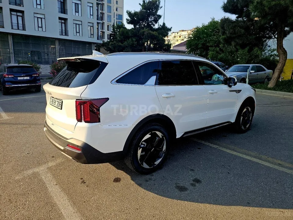 Kia Sorento — фото 4/4