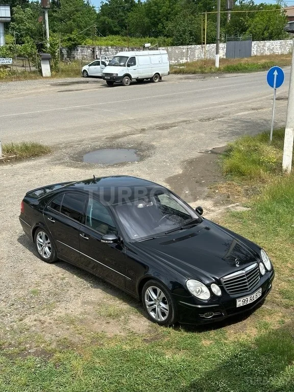 Mercedes E 220 — фото 4/4