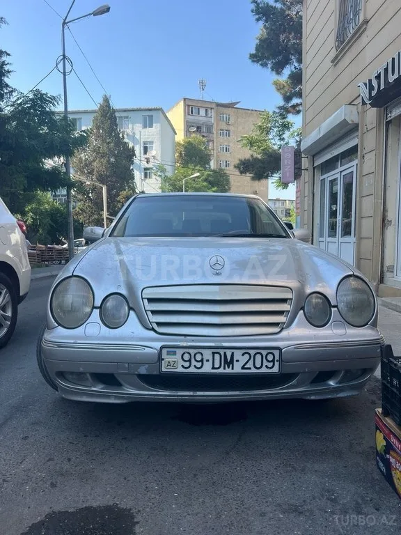 Mercedes E 270 — foto 1/4