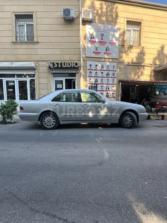 Mercedes E 270 — foto 2/4