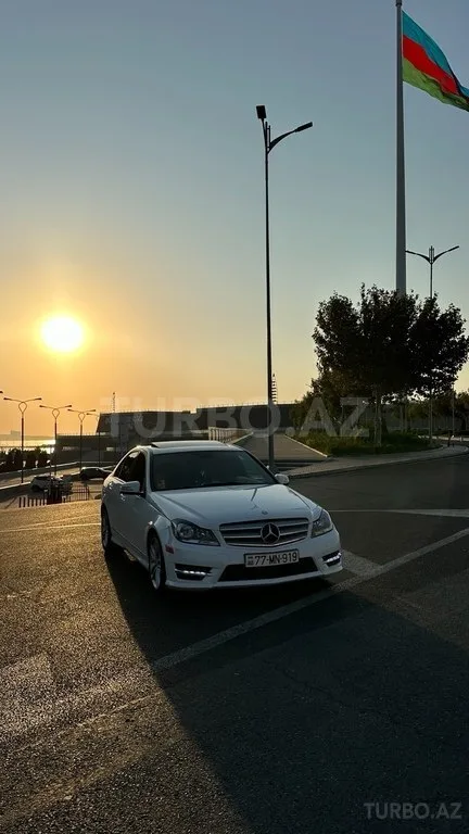 Mercedes C 250 — фото 1/4