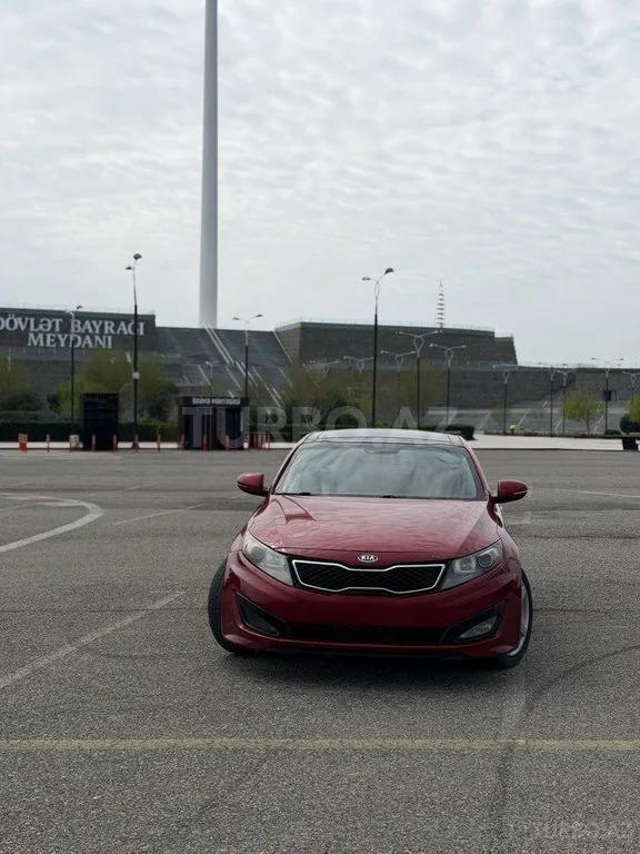 Kia Optima — фото 1/4