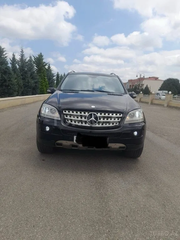 Mercedes ML 350 4MATIC — фото 1/4