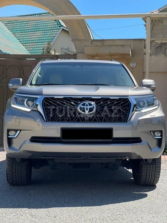 Toyota Land Cruiser Prado — фото 1/4