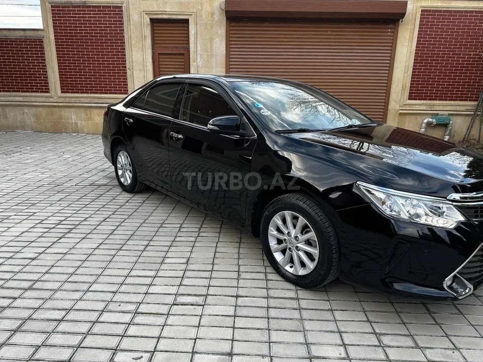 Toyota Camry — foto 2/4