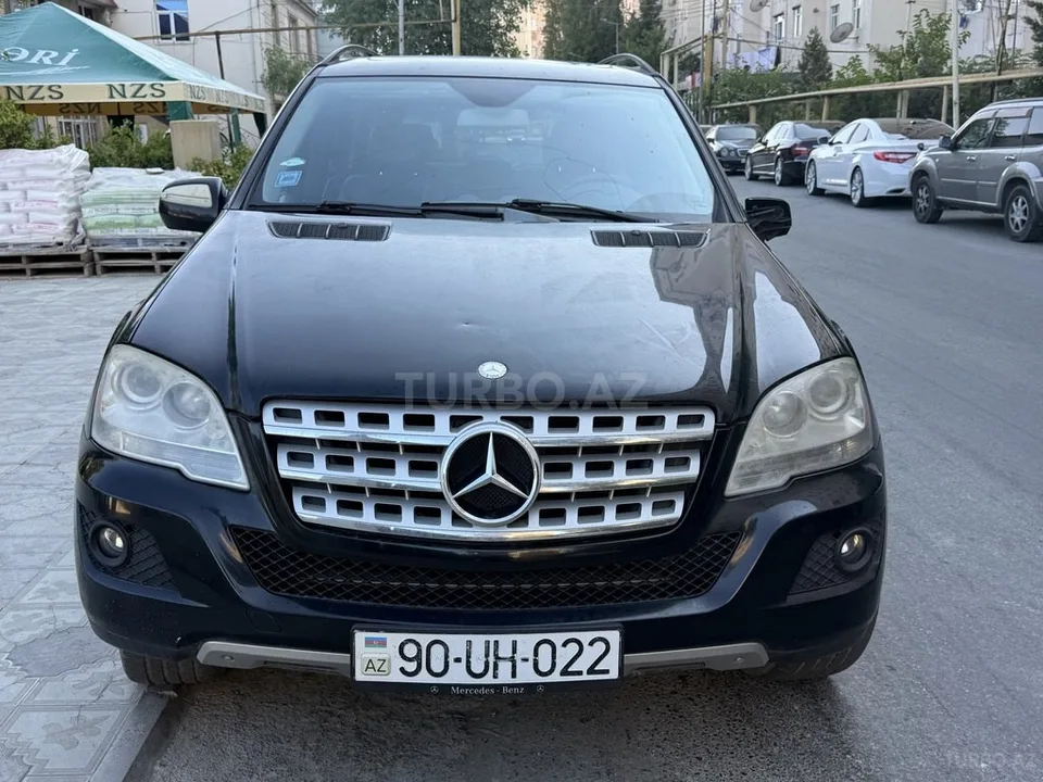 Mercedes ML 350 4MATIC — фото 1/4