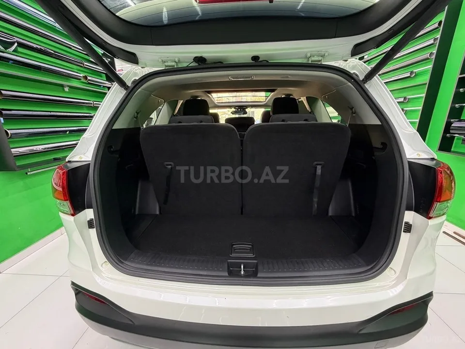 Kia Sorento — фото 4/4
