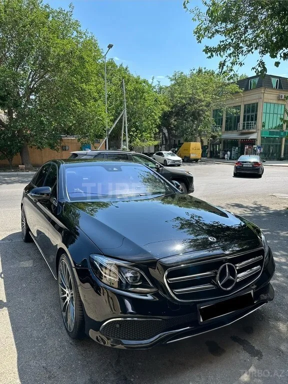 Mercedes E 220 d — фото 2/4