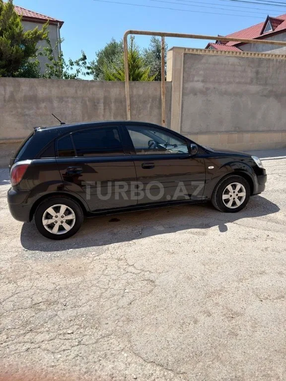 Kia Rio — фото 4/4