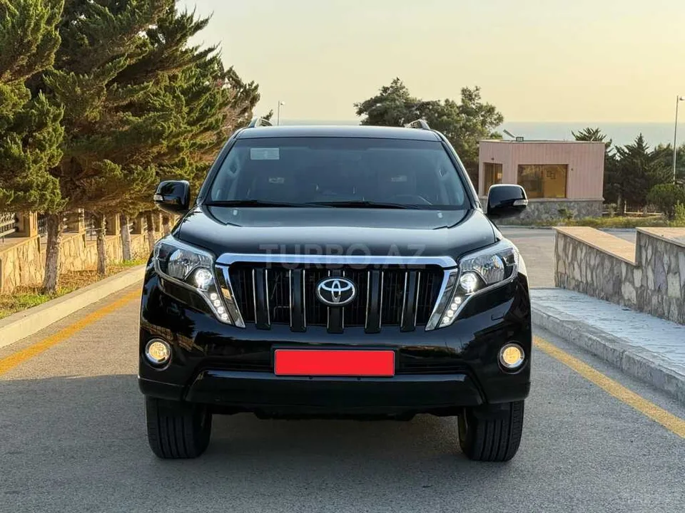 Toyota Land Cruiser Prado — фото 1/4
