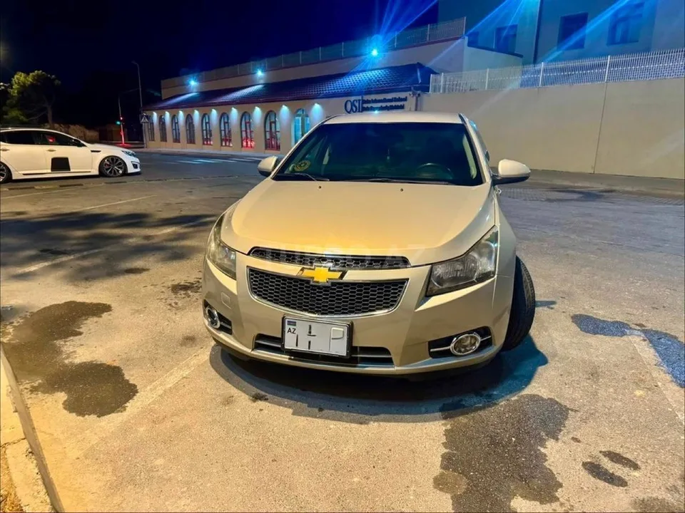 Chevrolet Cruze — foto 1/4