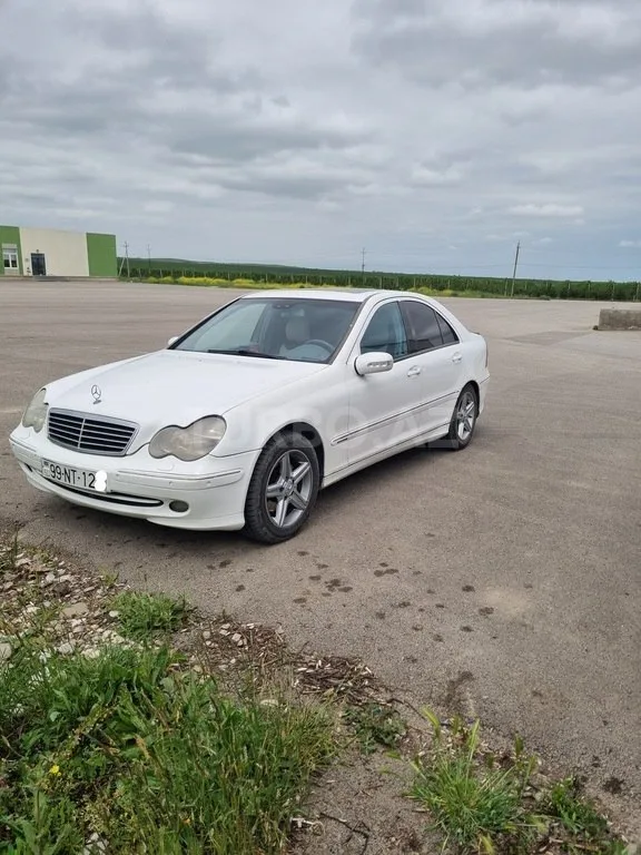 Mercedes C 230 — фото 1/4