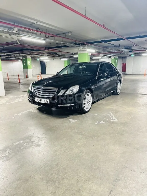 Mercedes E 200 — фото 1/4