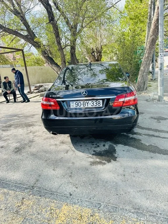 Mercedes E 200 — фото 3/4