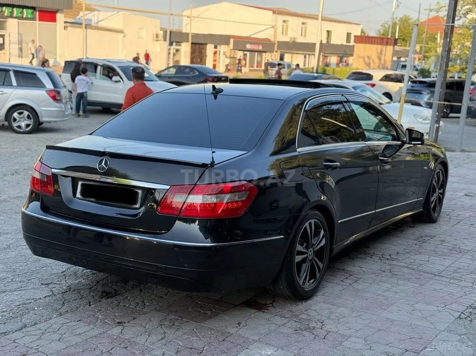 Mercedes E 220 — foto 4/4