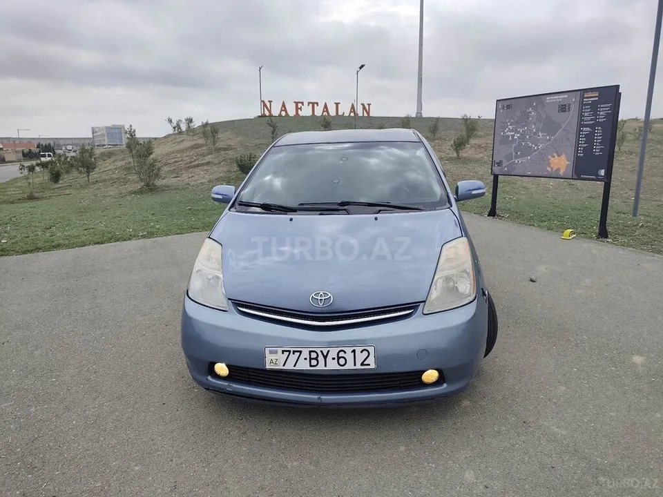 Toyota Prius — фото 2/4