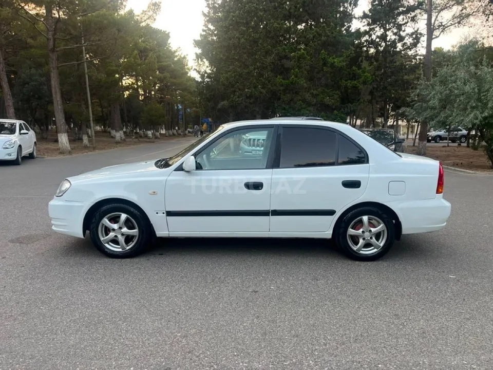 Hyundai Accent — фото 4/4