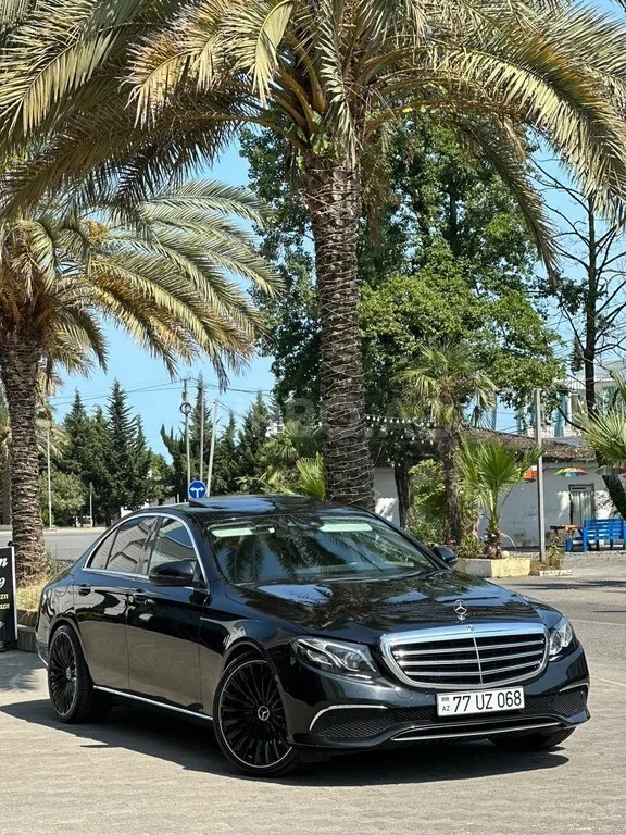 Mercedes E 220 d — фото 3/4
