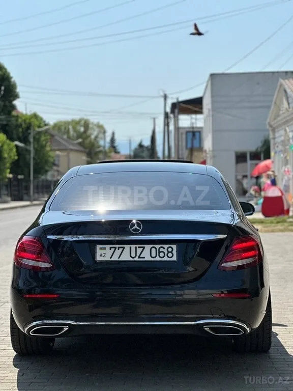 Mercedes E 220 d — фото 4/4