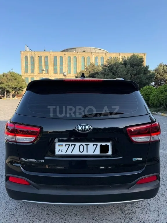 Kia Sorento — фото 2/4