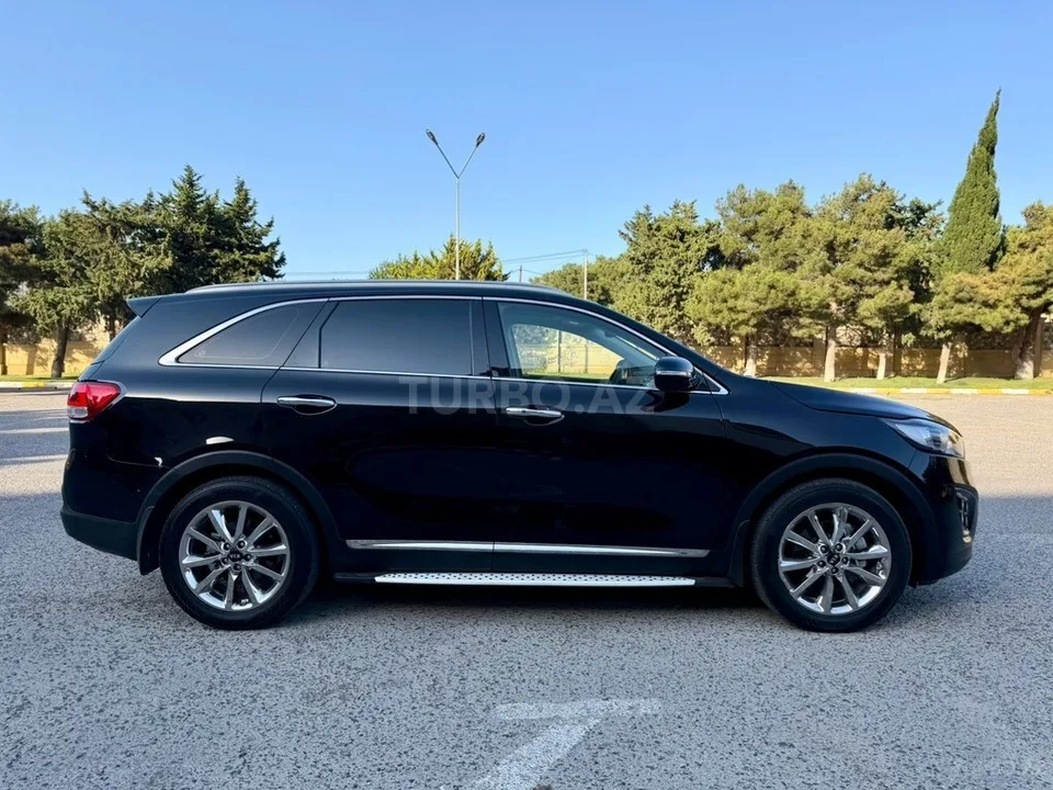 Kia Sorento — фото 4/4