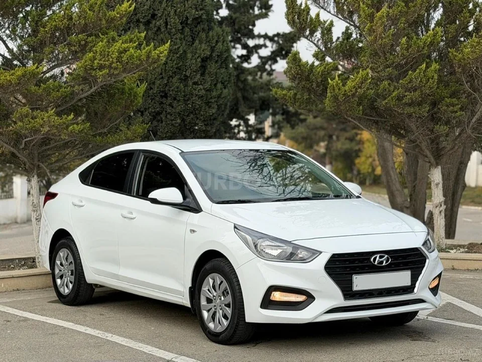 Hyundai Accent — фото 2/4