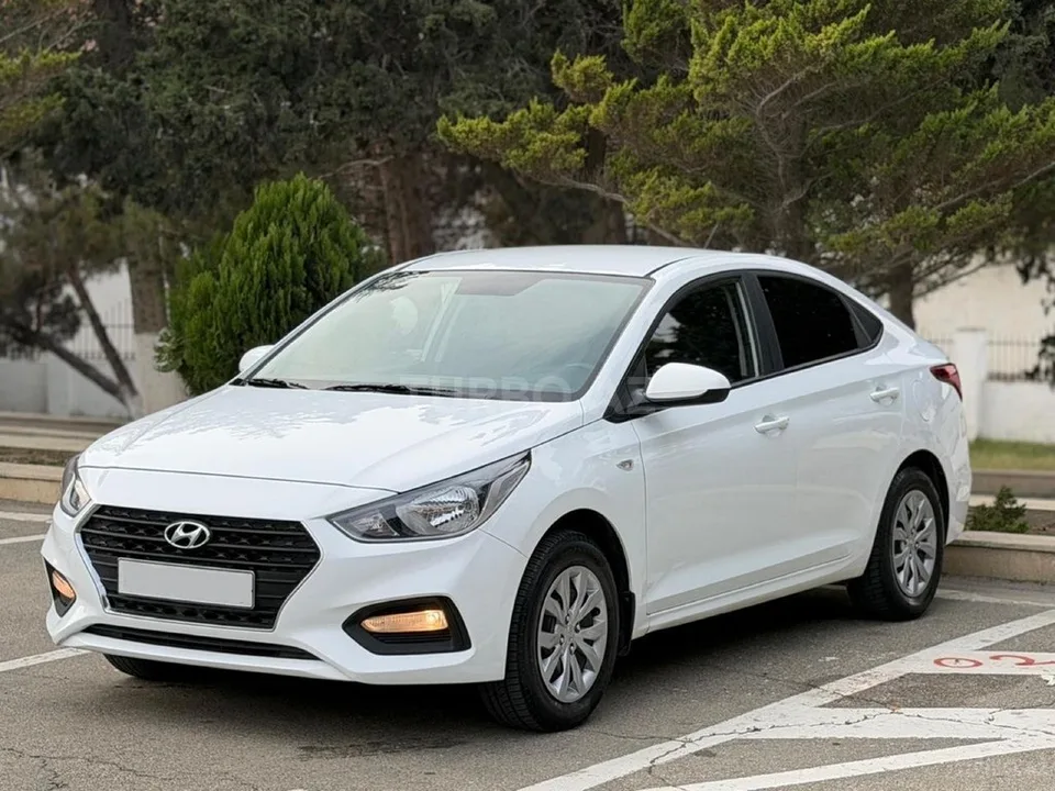 Hyundai Accent — фото 3/4