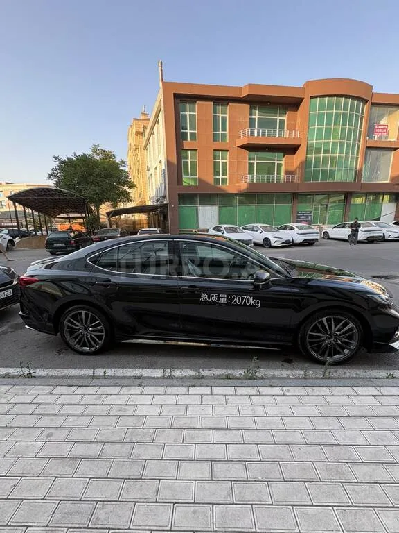 Toyota Camry — foto 2/4