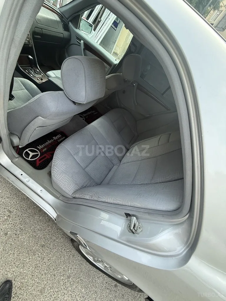 Mercedes C 240 — фото 4/4