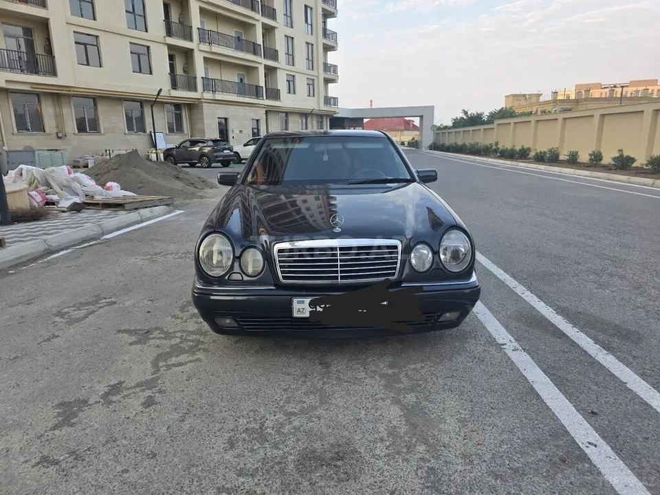 Mercedes E 280 — фото 1/4
