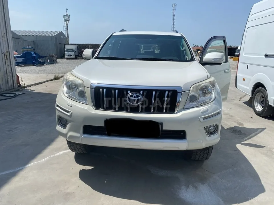 Toyota Land Cruiser Prado — фото 1/4