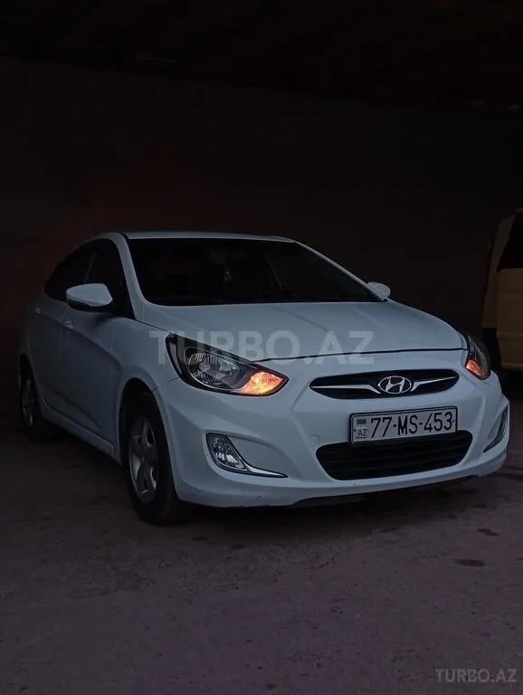 Hyundai Accent — фото 2/4