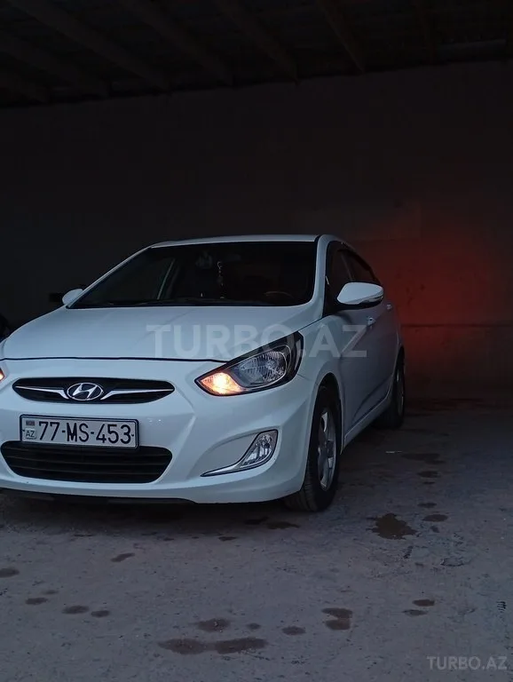 Hyundai Accent — фото 3/4