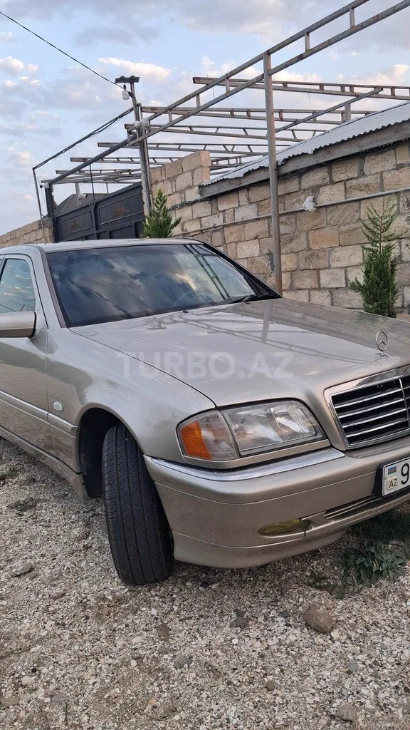 Mercedes C 240 — фото 2/4