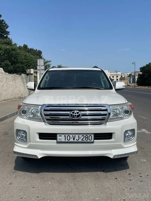 Toyota Land Cruiser — foto 1/4
