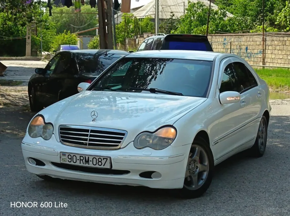 Mercedes C 200 — фото 2/4