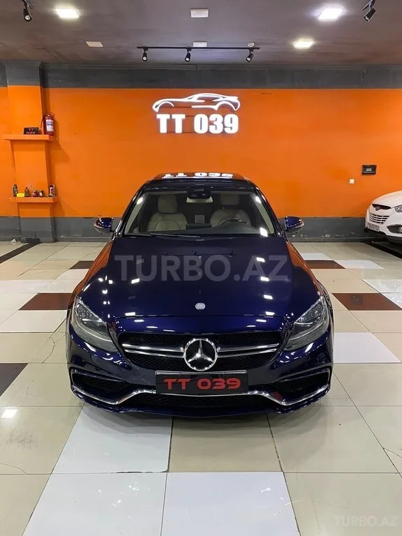 Mercedes C 300 — фото 1/4