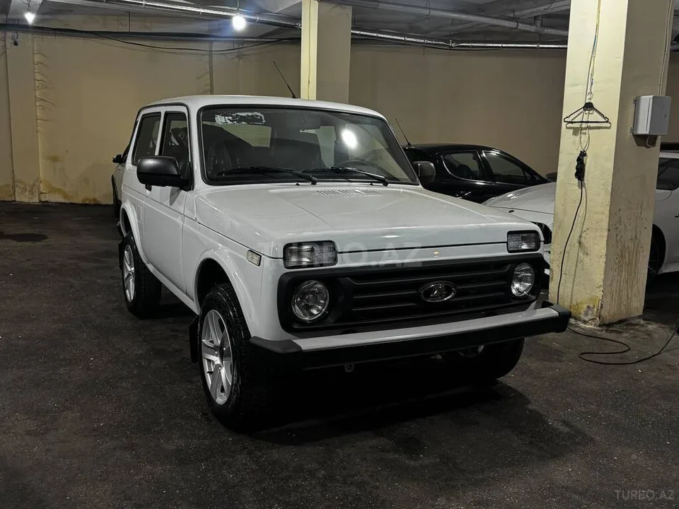 LADA (VAZ) Niva — фото 1/4