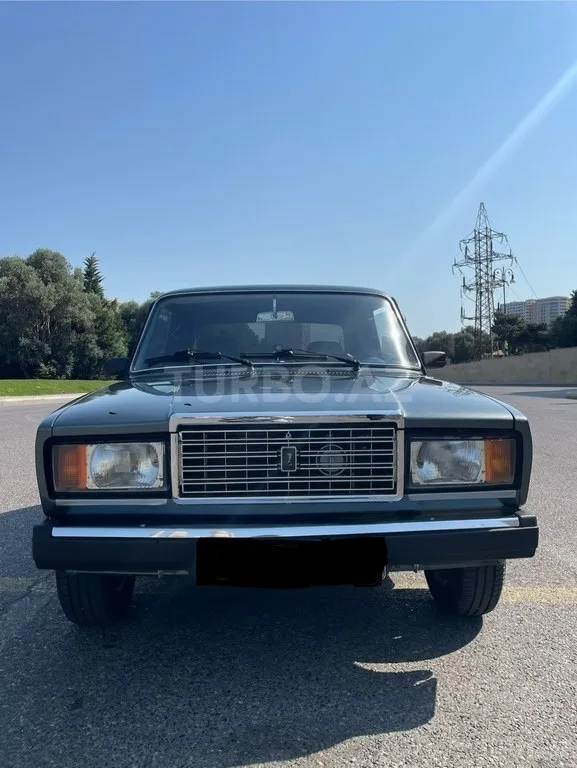LADA (VAZ) 2107 — foto 1/4