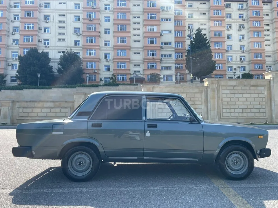 LADA (VAZ) 2107 — foto 3/4