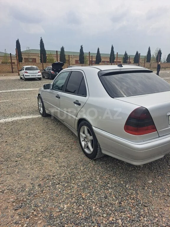 Mercedes C 200 — фото 3/4