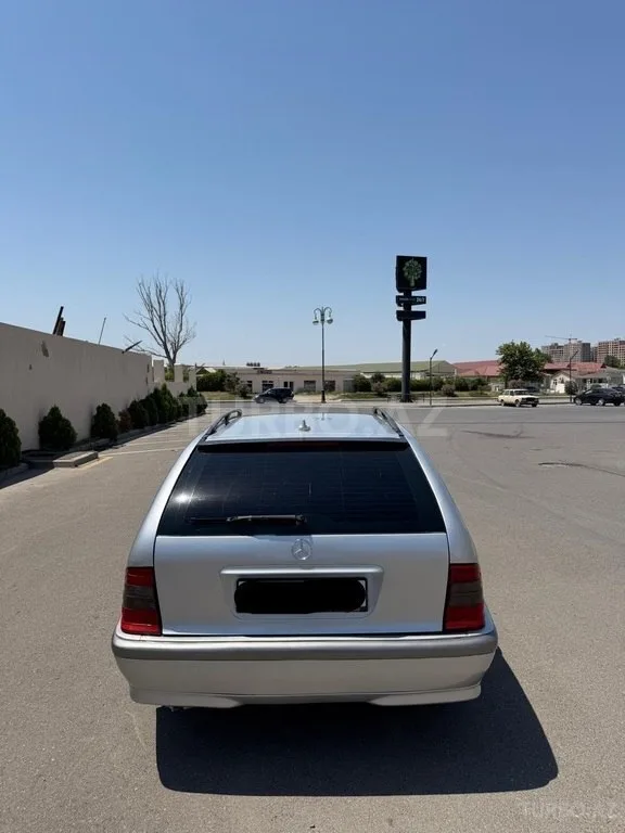 Mercedes C 220 — фото 2/4