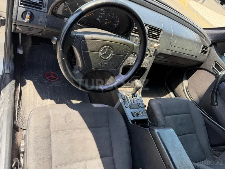 Mercedes C 220 — фото 3/4