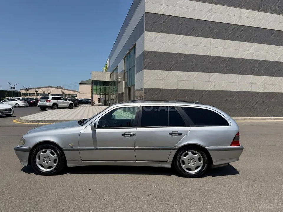 Mercedes C 220 — фото 4/4