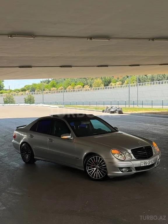 Mercedes E 220 — foto 1/4