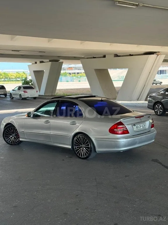 Mercedes E 220 — foto 4/4