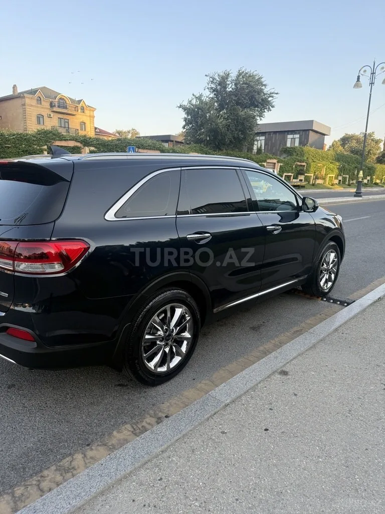 Kia Sorento — фото 3/4