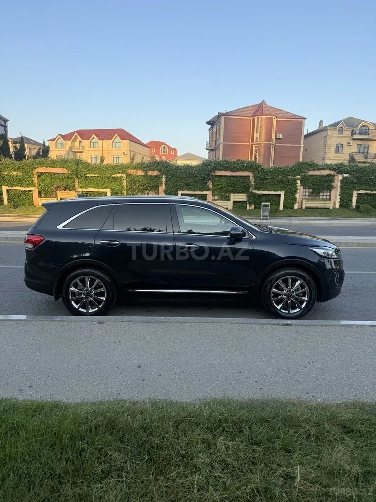 Kia Sorento — фото 4/4