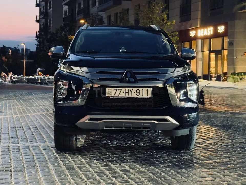 Mitsubishi Pajero — фото 1/4