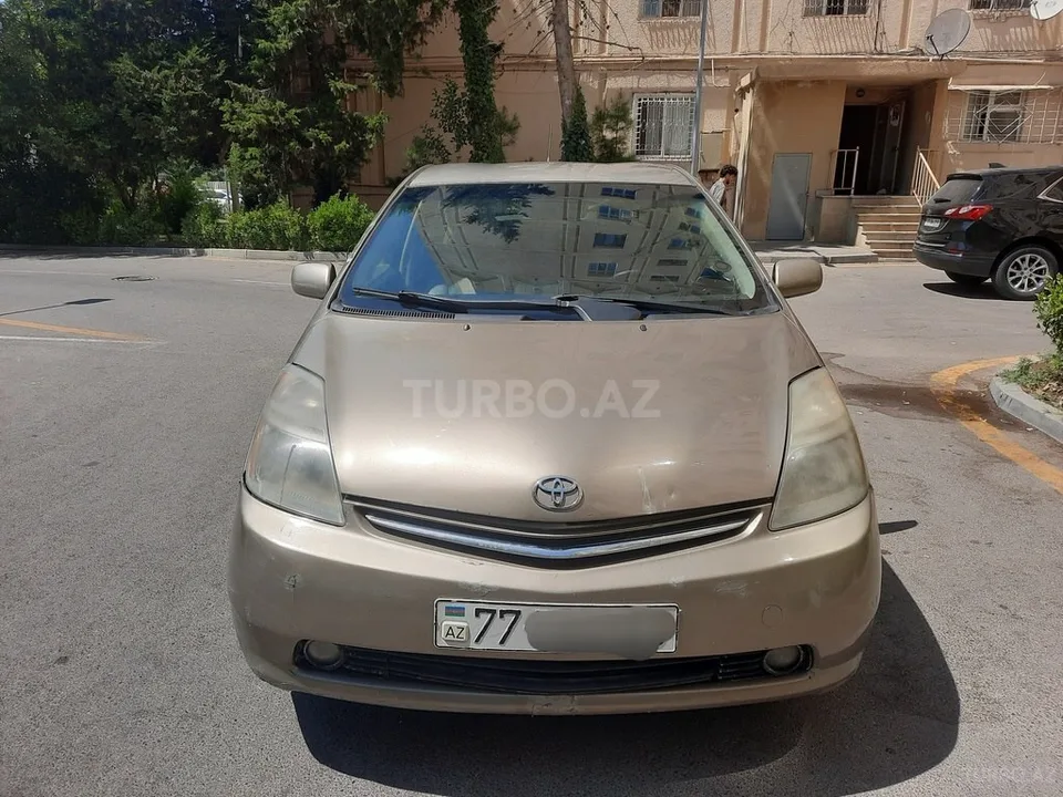 Toyota Prius — фото 2/4
